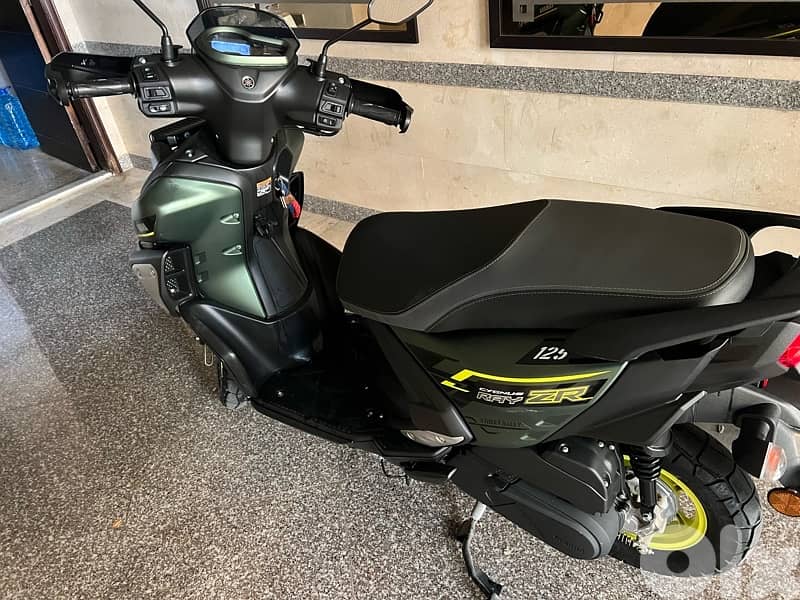 Yamaha zr 125 , 1800 km only 5