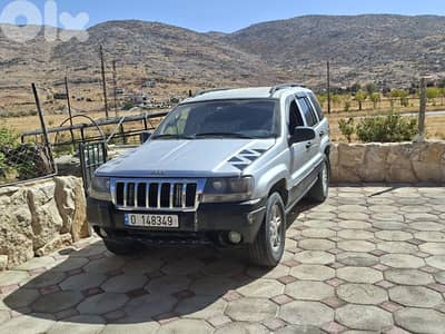 جيب شيروكى 2004