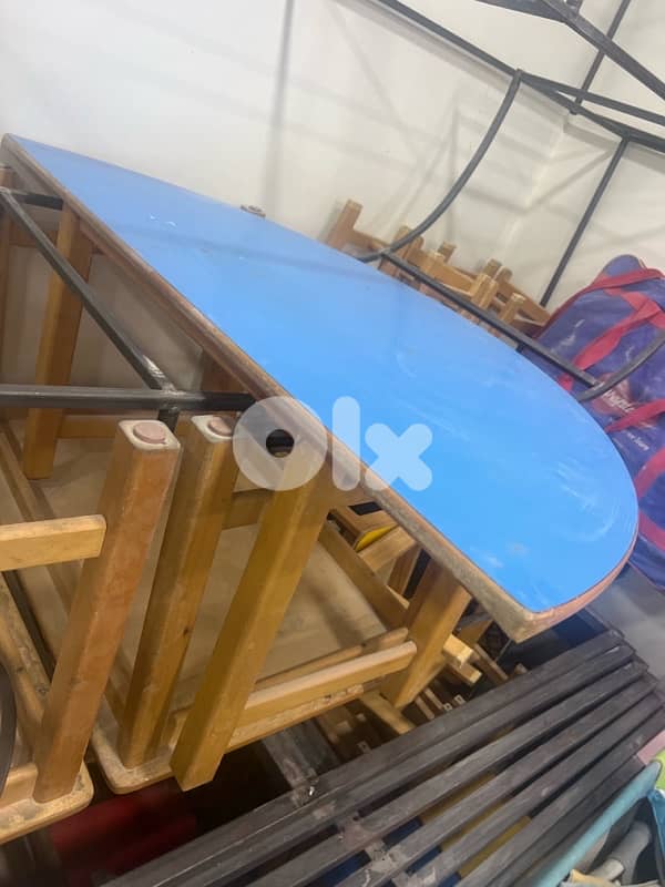 tables and chairs montesoori 0