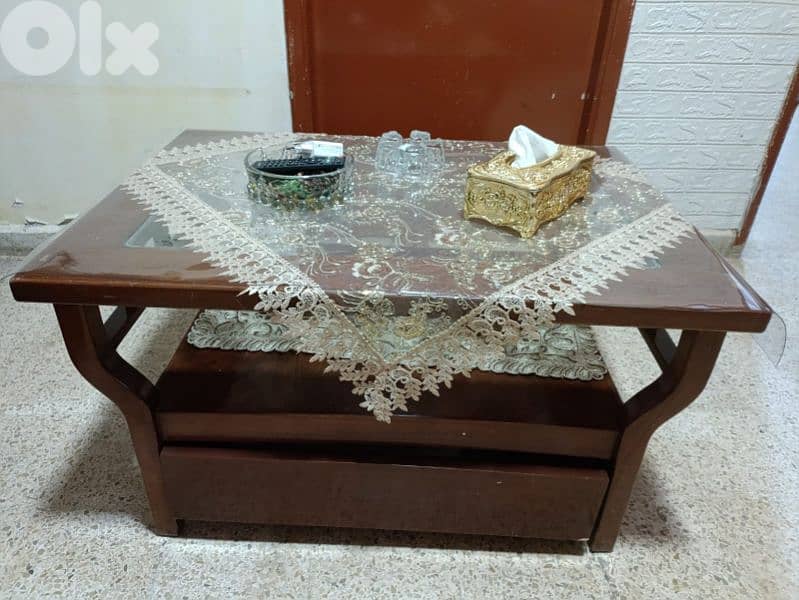 طاولة للبيع 0