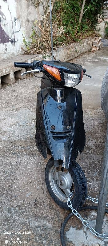 Yamaha jog artistic scooter 0