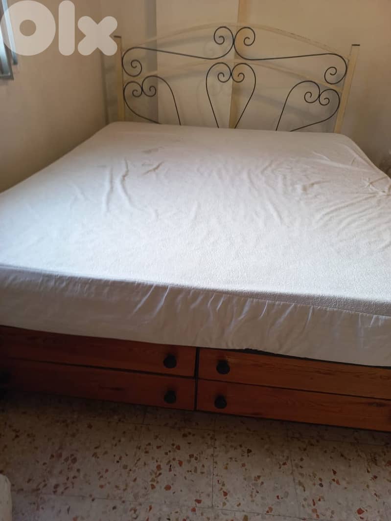سرير متر وستين 0