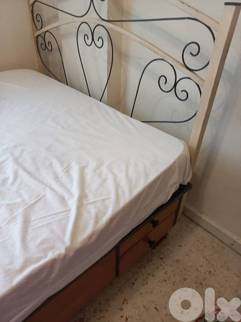 سرير متر وستين 1