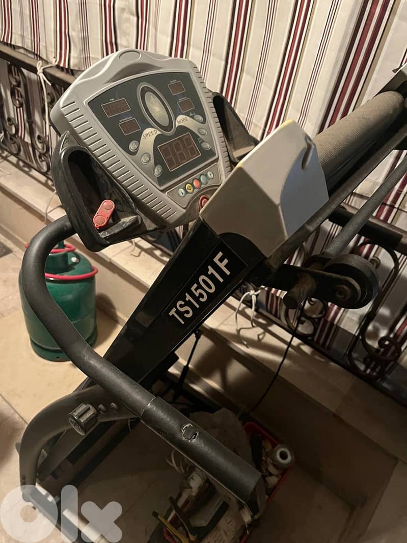 Motorized treadmill 1