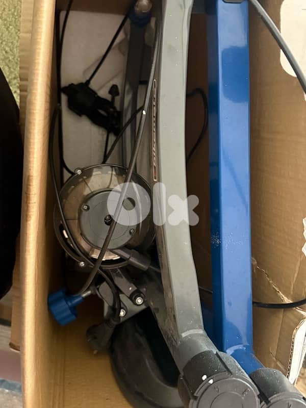 home traniner and stand for bike that puts on the car 2