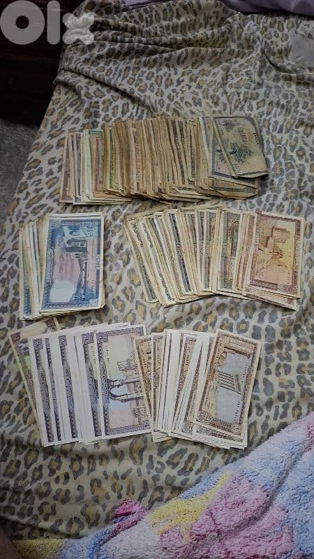 عملة ورقية قديمة لبنانية جديد ومستعمل 0