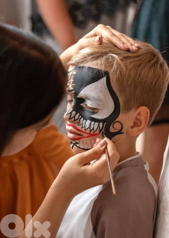Face painting artist for events 0