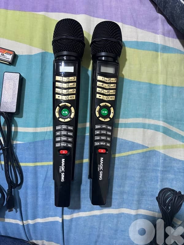 Magic Sing ET23KH HD Wireless Karaoke System•2 Mics•Many songs 3