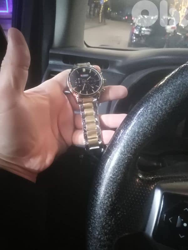 ساعتان للبيع 1