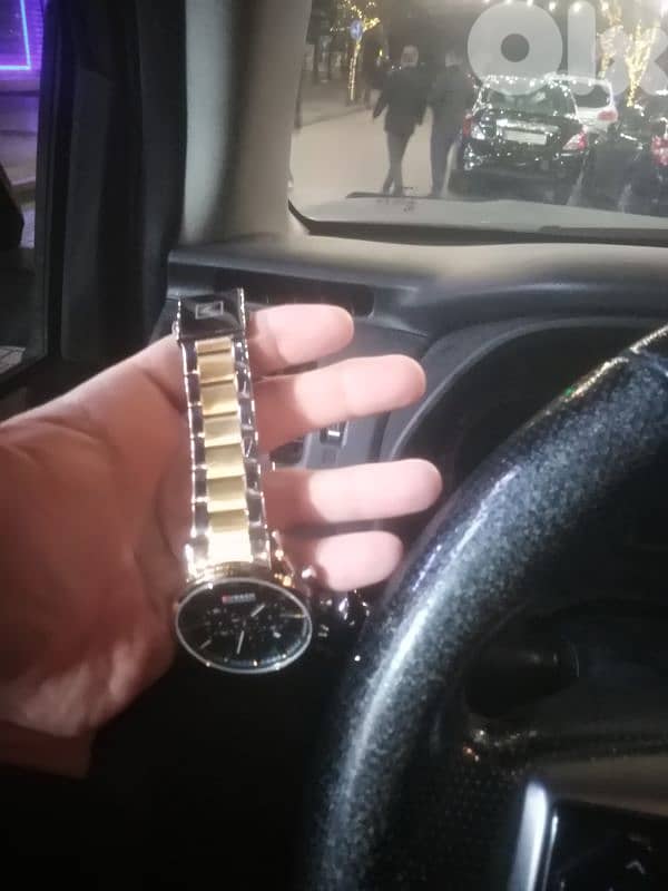 ساعتان للبيع 2