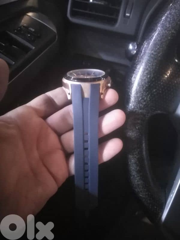 ساعتان للبيع 3