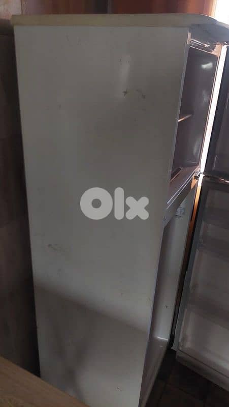 Fridge Hitachi 28 inch inside like new من جوى نضيف  براد حجم وصط 1