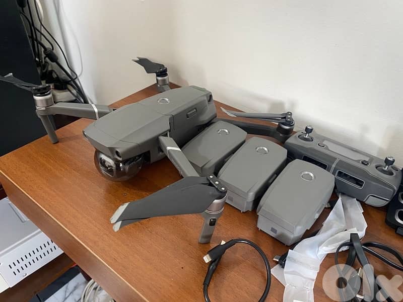 dji mavic 2 pro with 4 batteris 1