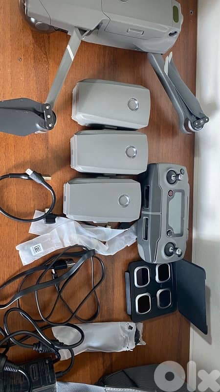 dji mavic 2 pro with 4 batteris 2