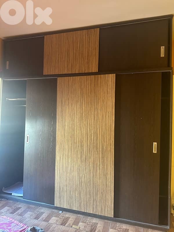 bedroom closet خزانةًغرفة نوم 0