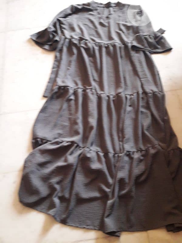 شروة ٧٥ قطعة او اكثر تياب واحذية 3