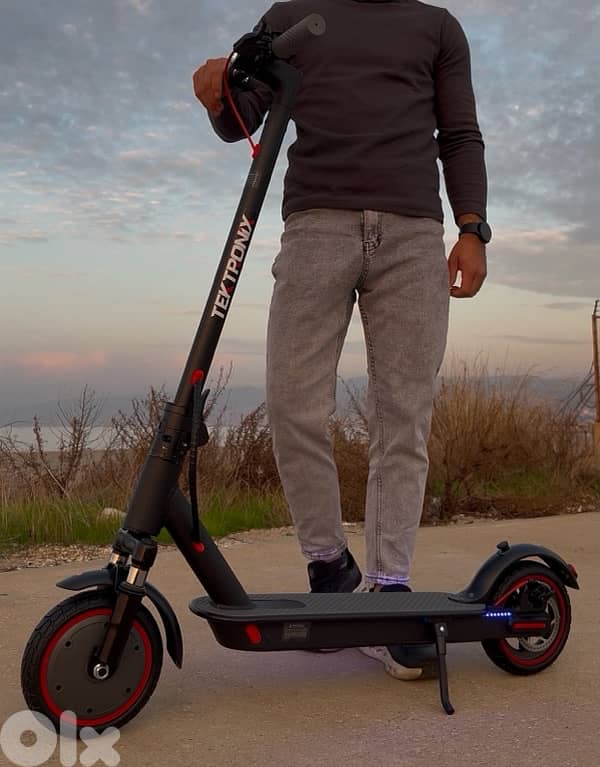 Electric Scooter 350W - 35KM Speed - 40KM Range with Front Suspension 0