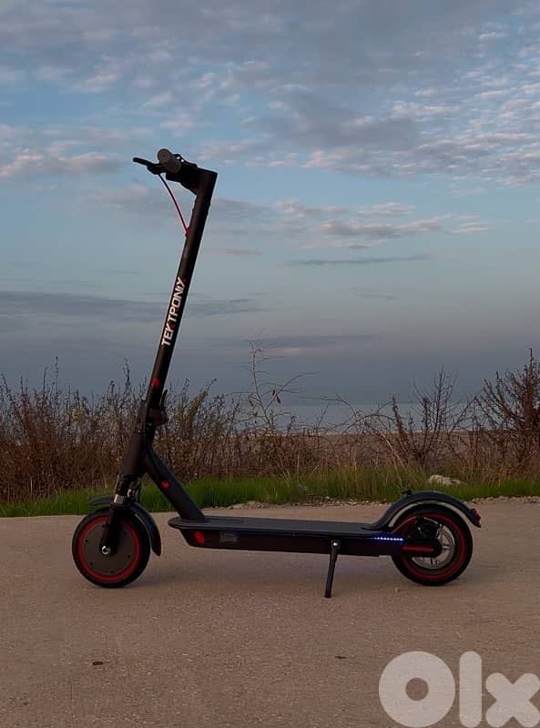 Electric Scooter 350W - 35KM Speed - 40KM Range with Front Suspension 1