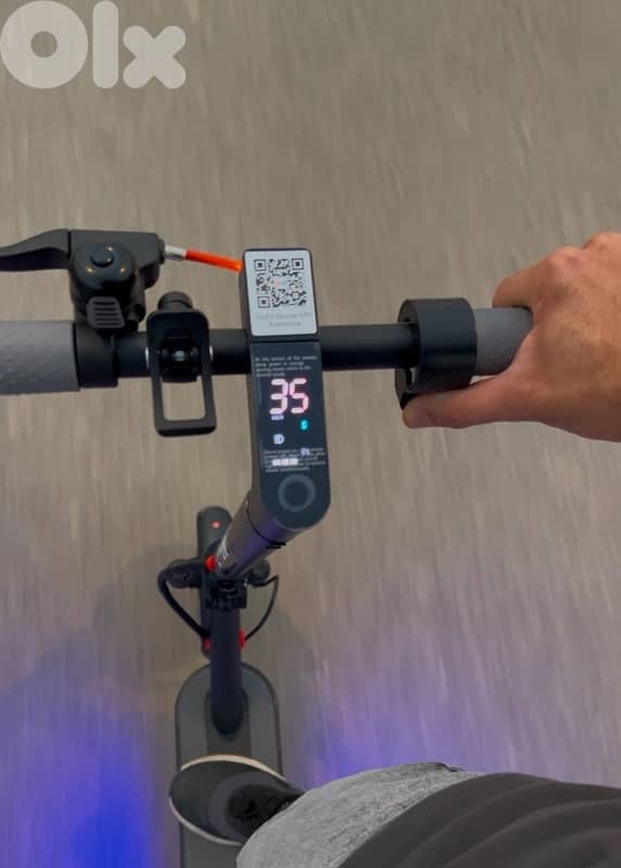 Electric Scooter 350W - 35KM Speed - 40KM Range with Front Suspension 3