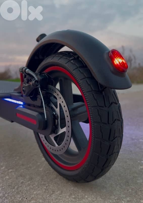 Electric Scooter 350W - 35KM Speed - 40KM Range with Front Suspension 4