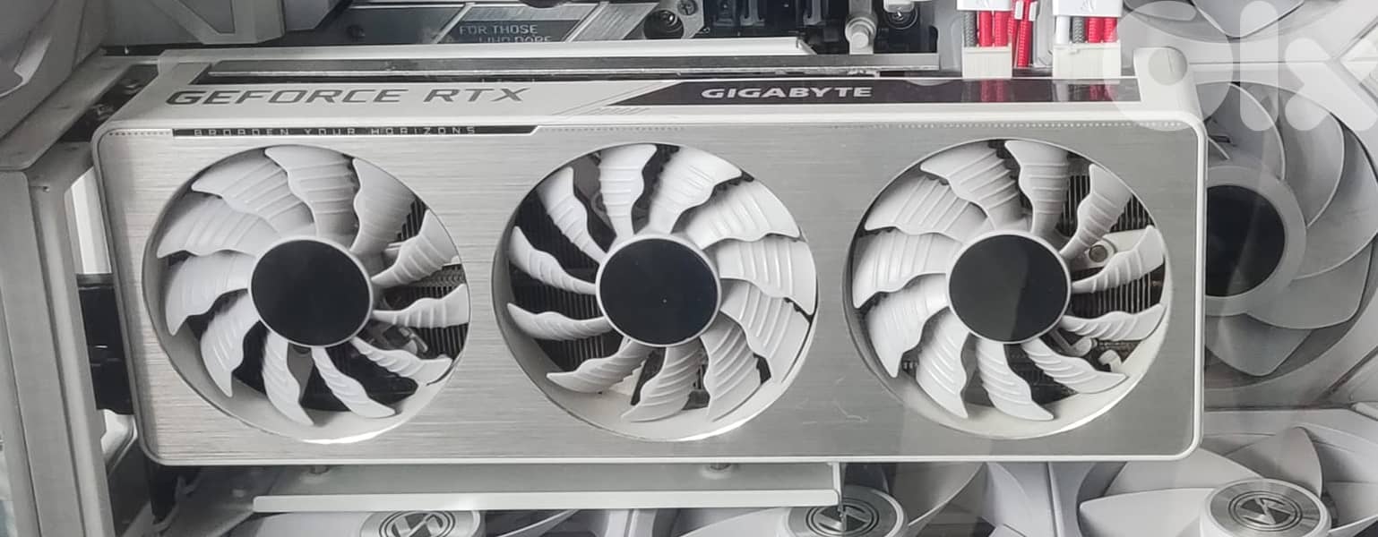 Gigabyte GeForce RTX 3070 VISION 8G (WHITE/SILVER) 1