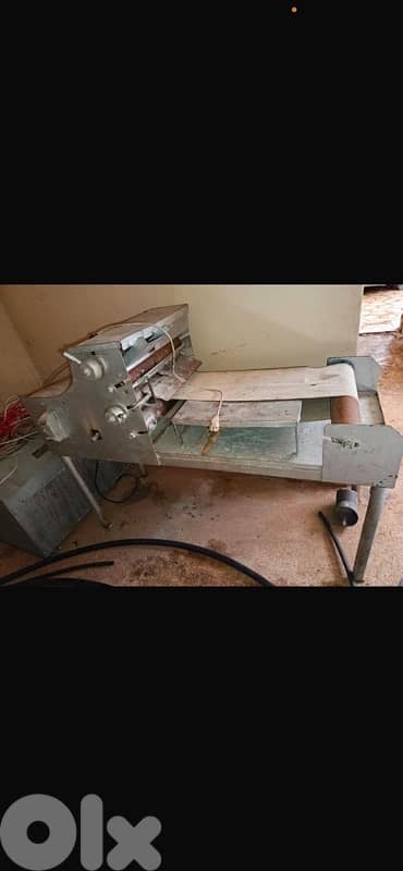 فرن مع رقاقة عجين 0