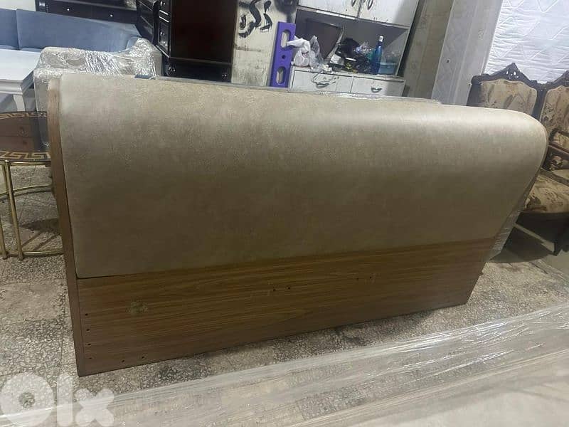 تخت مجوز كتير مرتب شغل بيوتي هوم مفرش إيطالي حديد 1