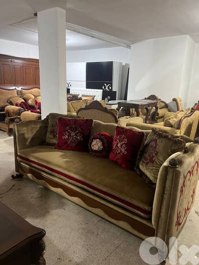 طقم كنبايات ملكي خشب زان اربع قطع وطاولة