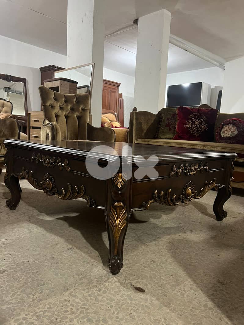 طقم كنبايات ملكي خشب زان اربع قطع وطاولة 5