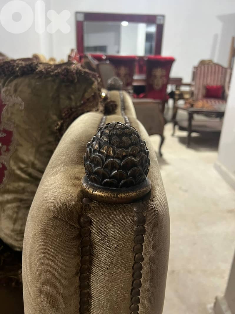 طقم كنبايات ملكي خشب زان اربع قطع وطاولة 6