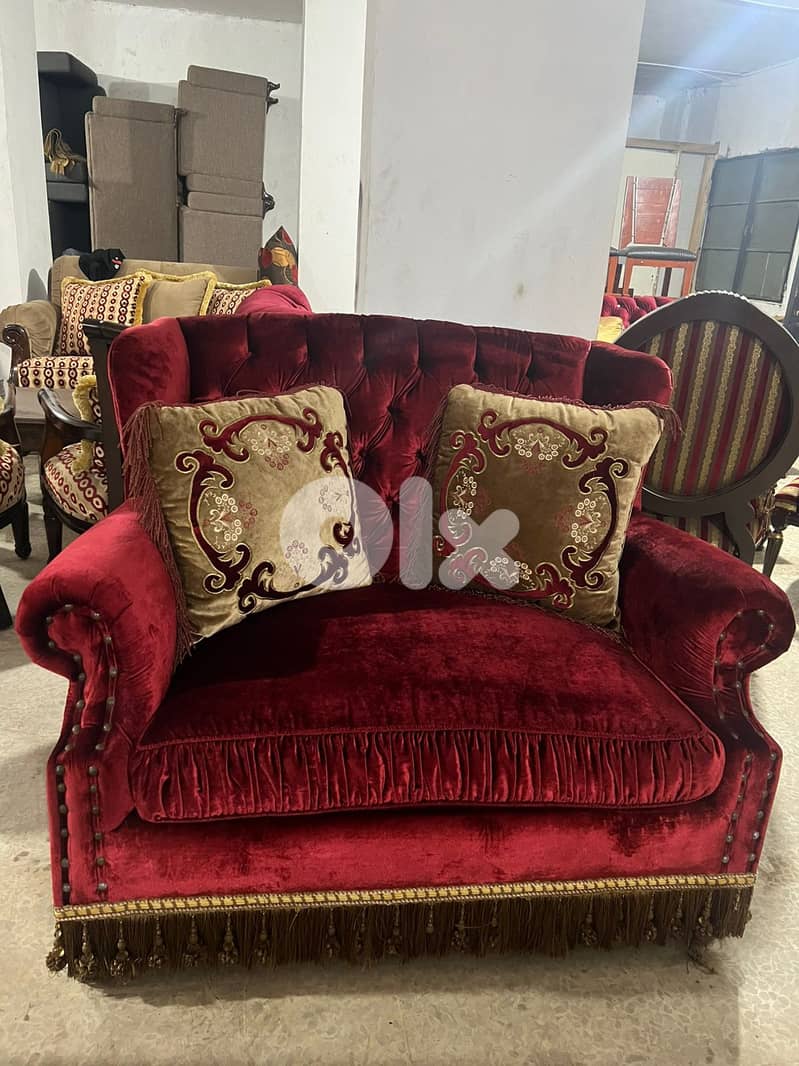 طقم كنبايات ملكي خشب زان اربع قطع وطاولة 2