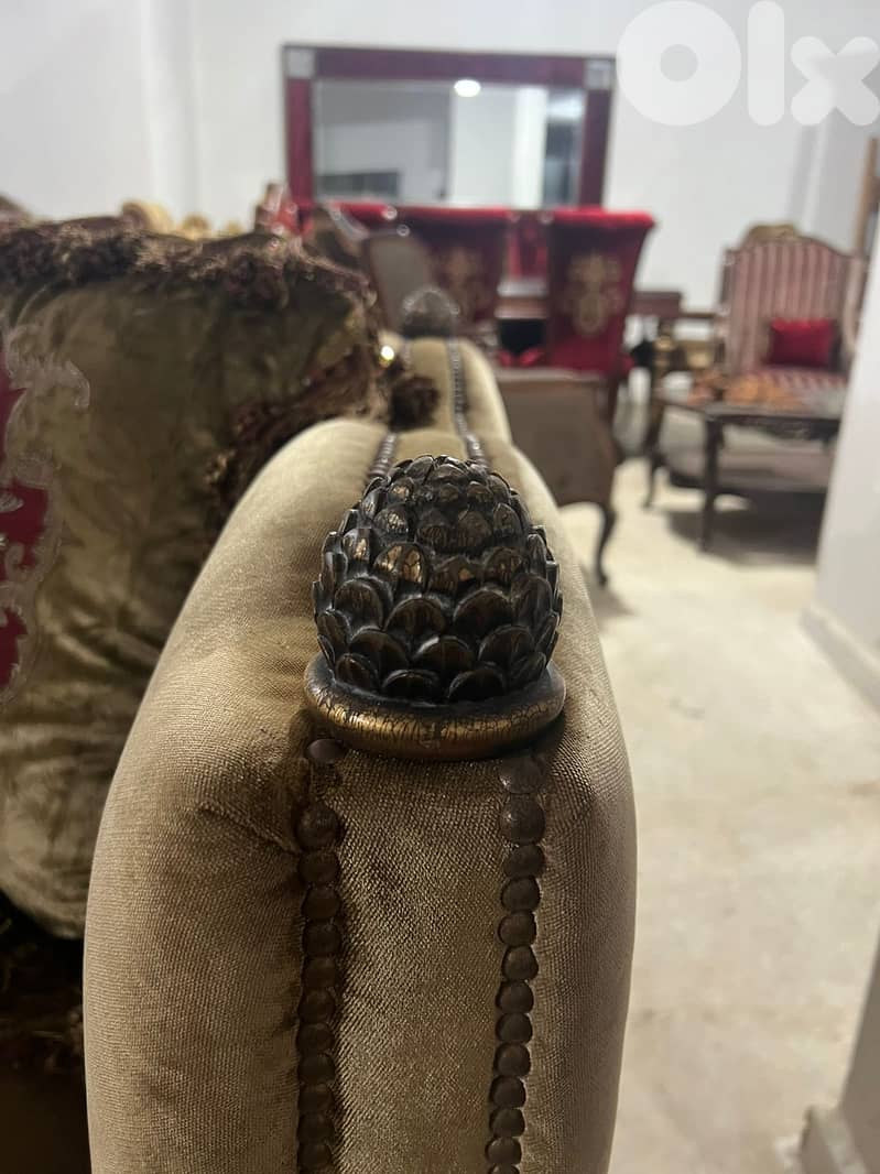 طقم كنبايات ملكي خشب زان اربع قطع وطاولة 6