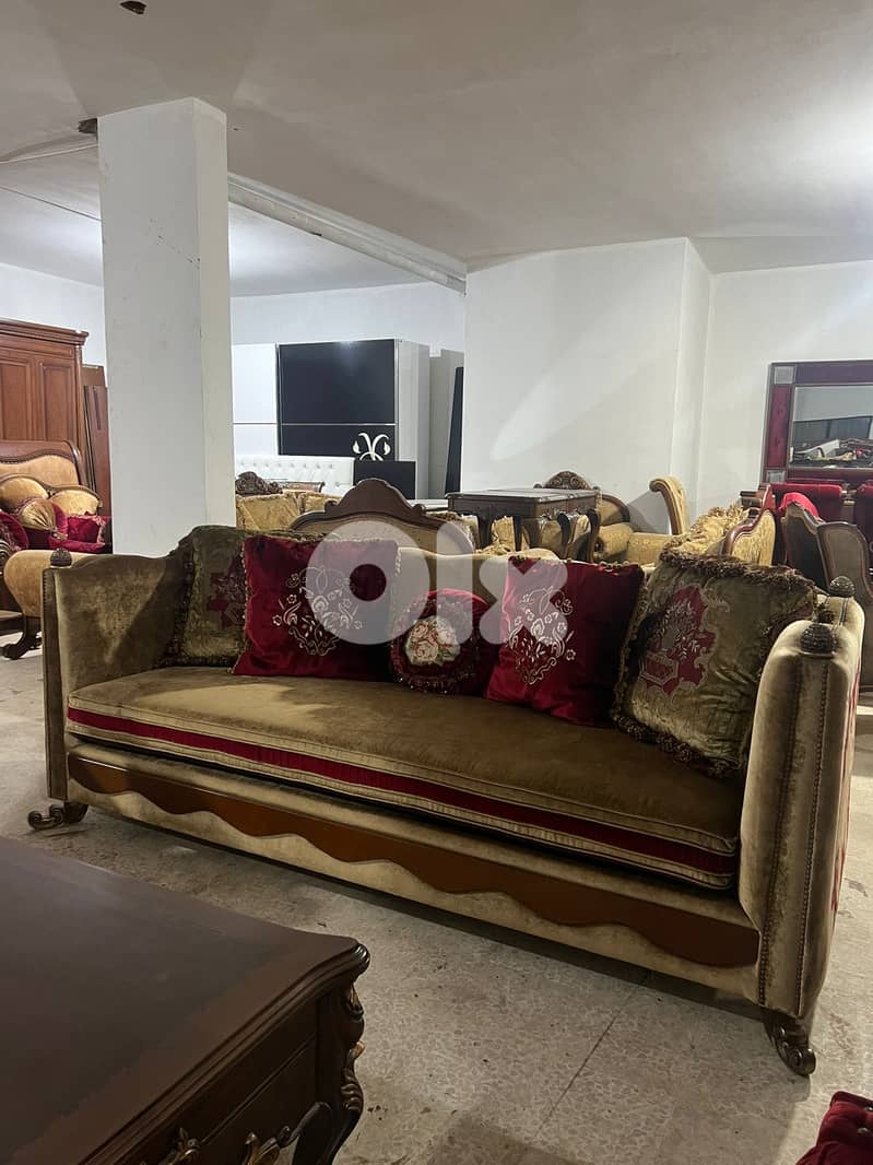 طقم كنبايات ملكي خشب زان اربع قطع وطاولة 7