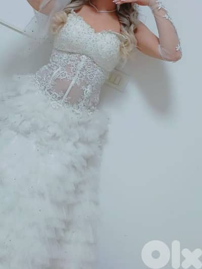 فستان عروس للأيجار