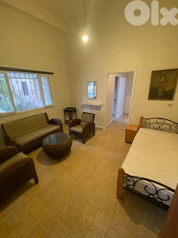 Studio ashrafieh for rent,81011914 0