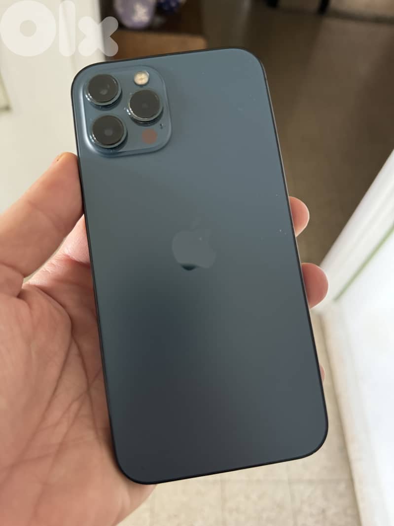Iphone 12 Por Max 256GB in great condition like new! 3