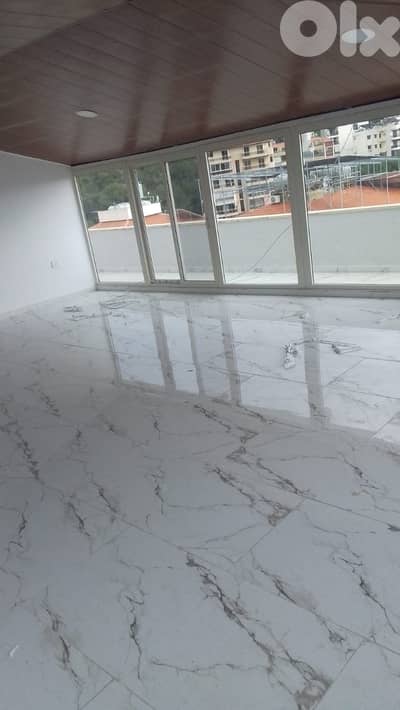 للأجار شقة جديدة  3  نوم بشامون المدارس تبعد دقبقتين عن مدرسة بيروت