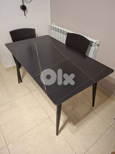 طاولة سيراميك