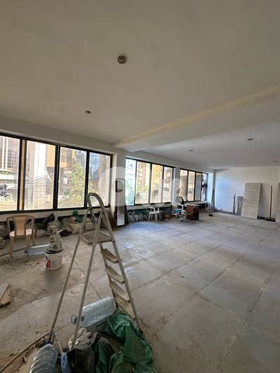 Showroom/office for sale in Dekweneh next to freeway center