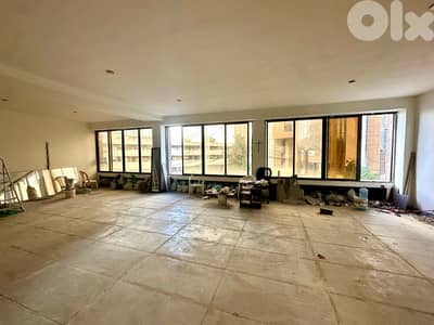 Showroom/office for sale in Dekweneh next to freeway center
