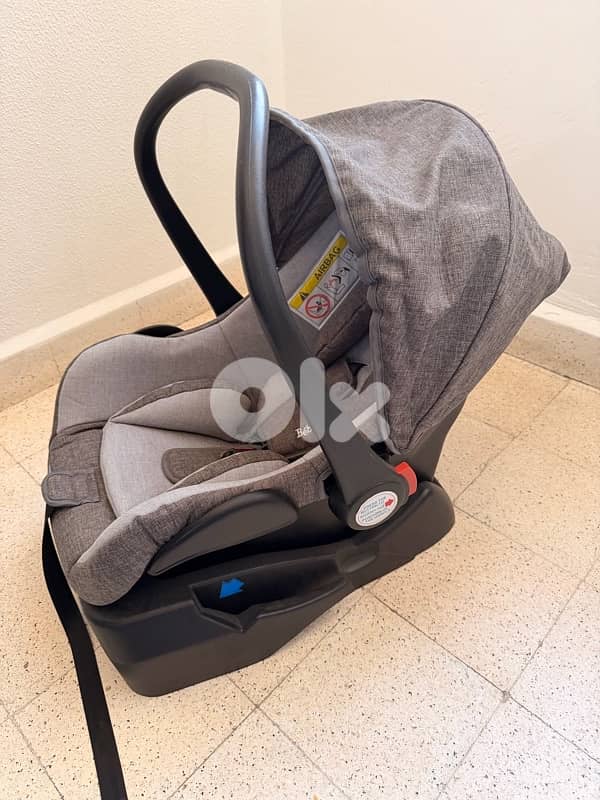 Bebe Doux Car Seat with base 0+ 1