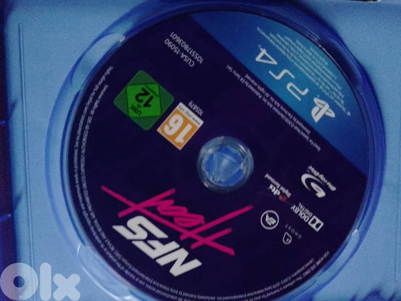 PS4 Slim 500GB – Like New + *8 CDs* (negotiable price) 3