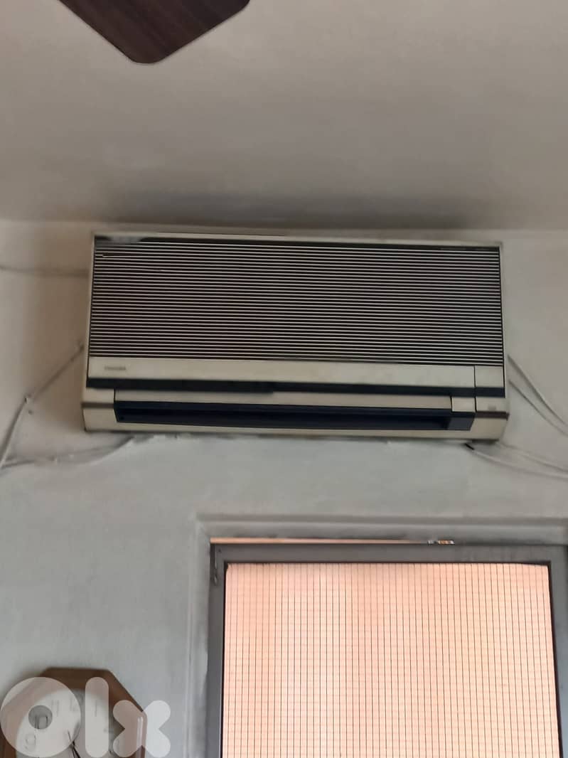 مكيفات بحالة جيدة جدا عدد ٣ (٣ مكيفات ب ١٠٠$) 0