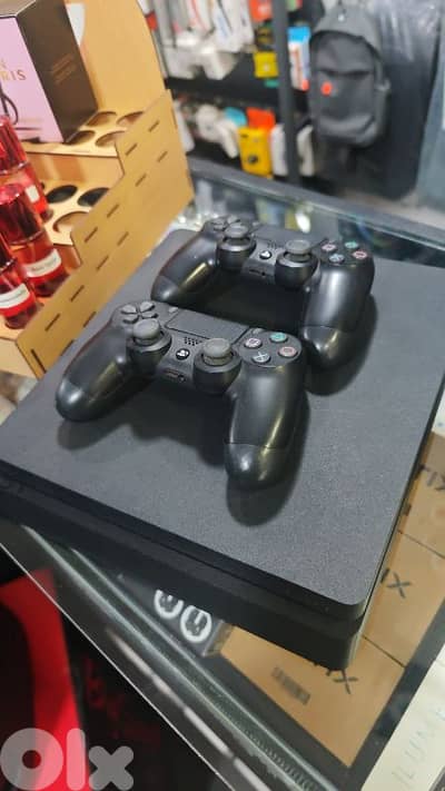 PlayStation 4 slim for Sale – Excellent Conditione