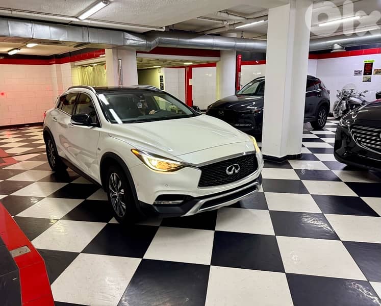 Infiniti Qx 30 AWD Luxe 0