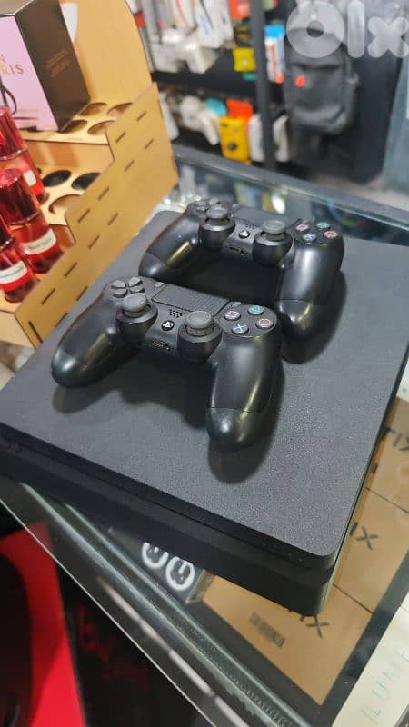 PlayStation 4 slim for Sale – Excellent Condition 2