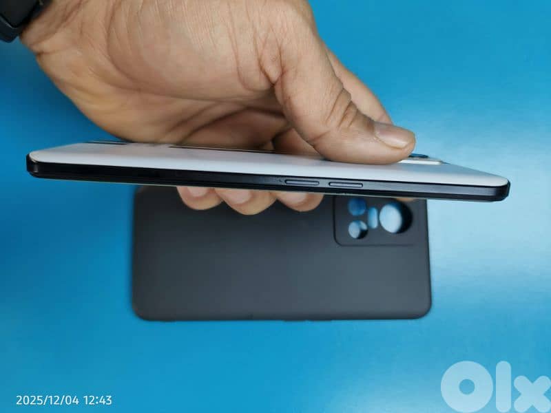 Realme GT Neo 3 256/12 ram like new 2