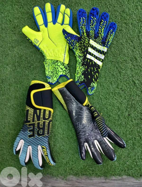 football and gloves shoes original glove football  كفوف كرة قدم حارس 1