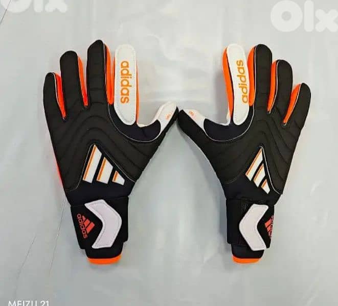 football and gloves shoes original glove football  كفوف كرة قدم حارس 8