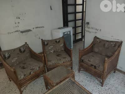 طقم خيزران مستعمل بحالة جيدة